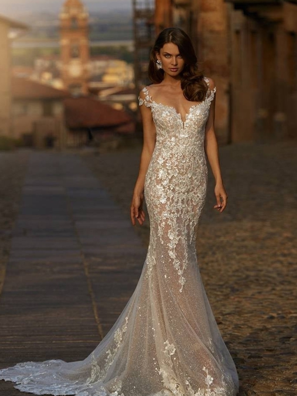 Nicole Milano Pheonix Ivory Lace Mermaid Wedding Gown Size 8 Nwt